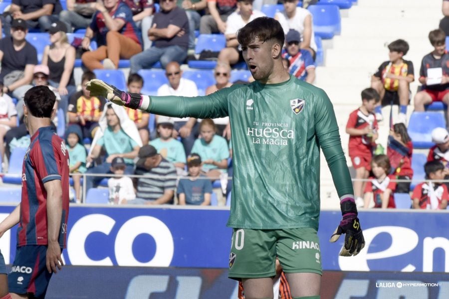 Adrián Pereda debutó en Segunda División con la SD Huesca