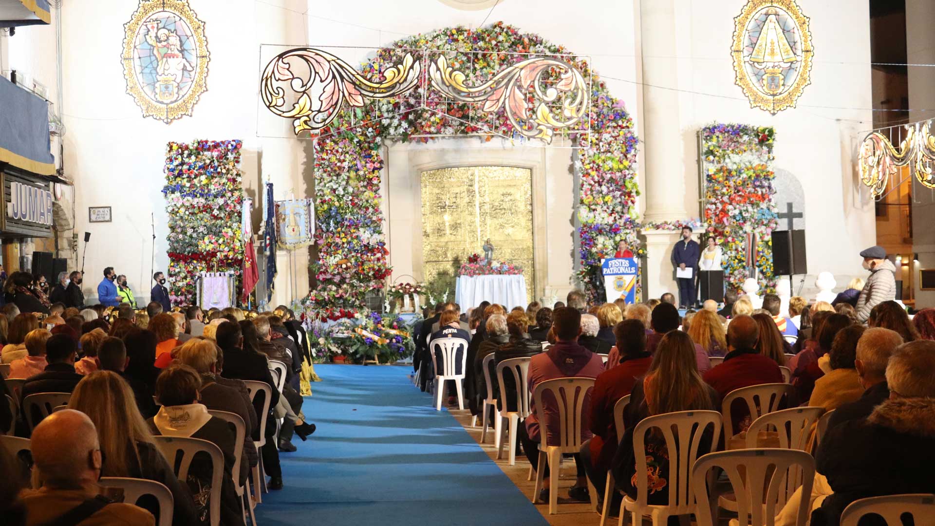 Ofrenda a la patrona durante las Fiestas Mayores Patronales
