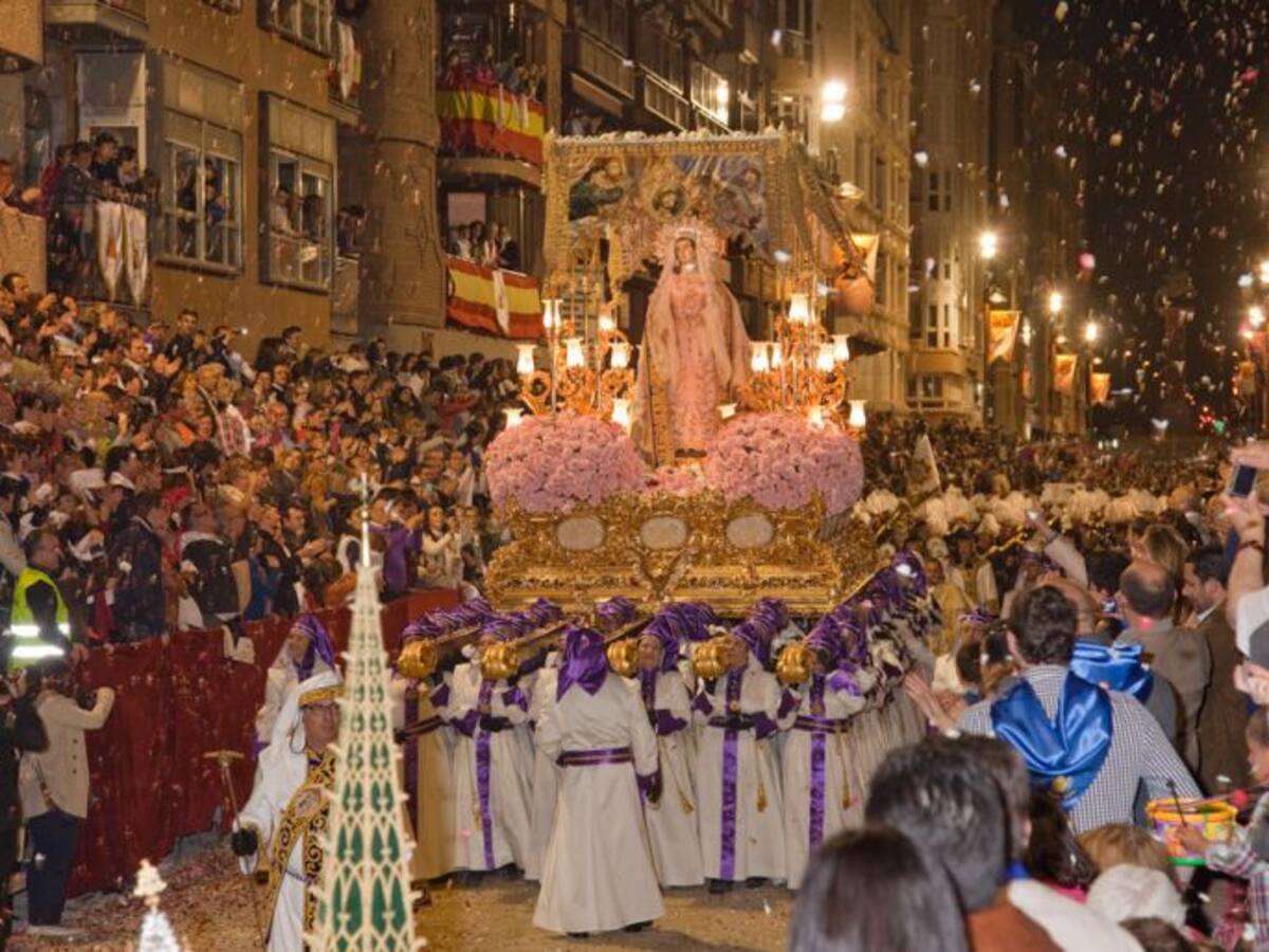 El Paso Blanco preside el intenso Viernes Santo en Lorca