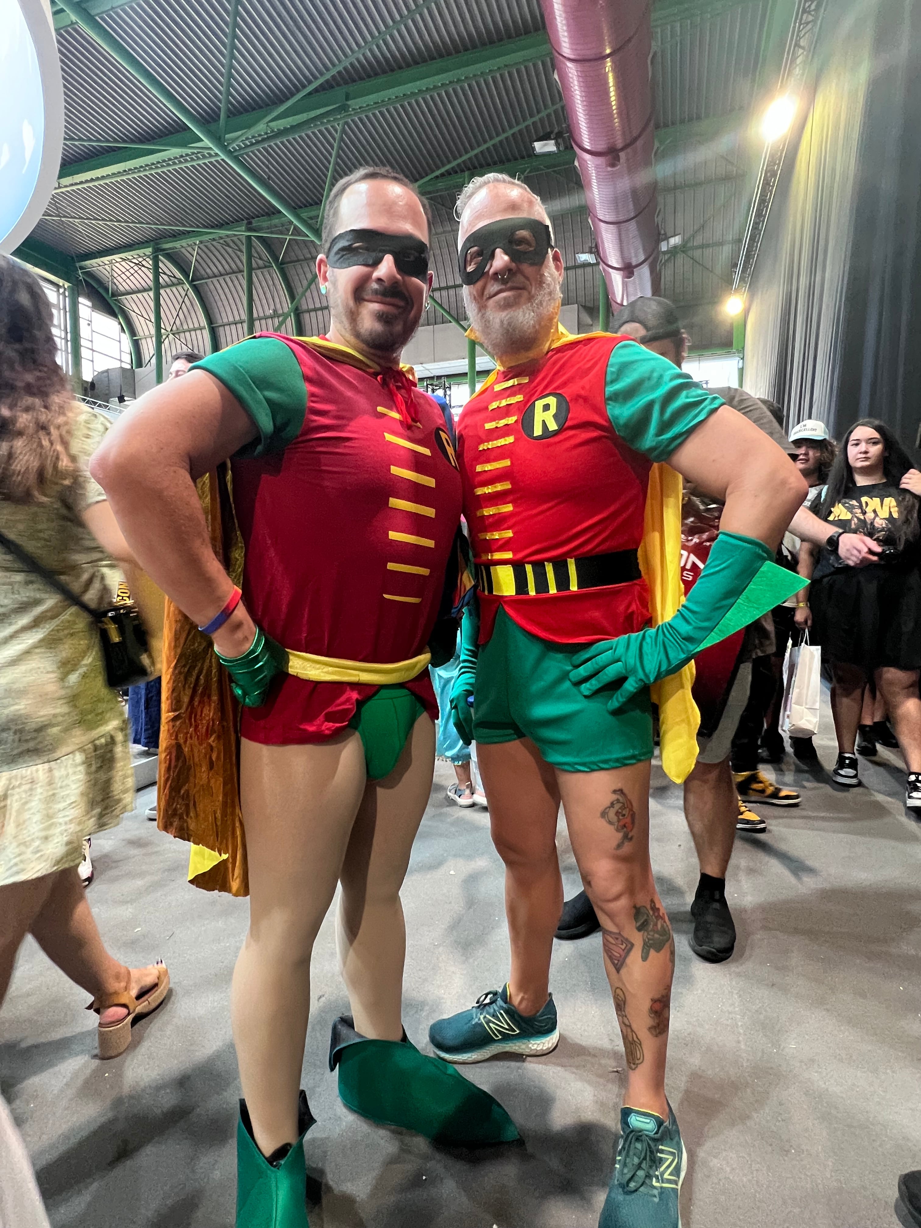Dos asistentes a la Comic-Con de Málaga hacen &quot;cosplay&quot; de Robin