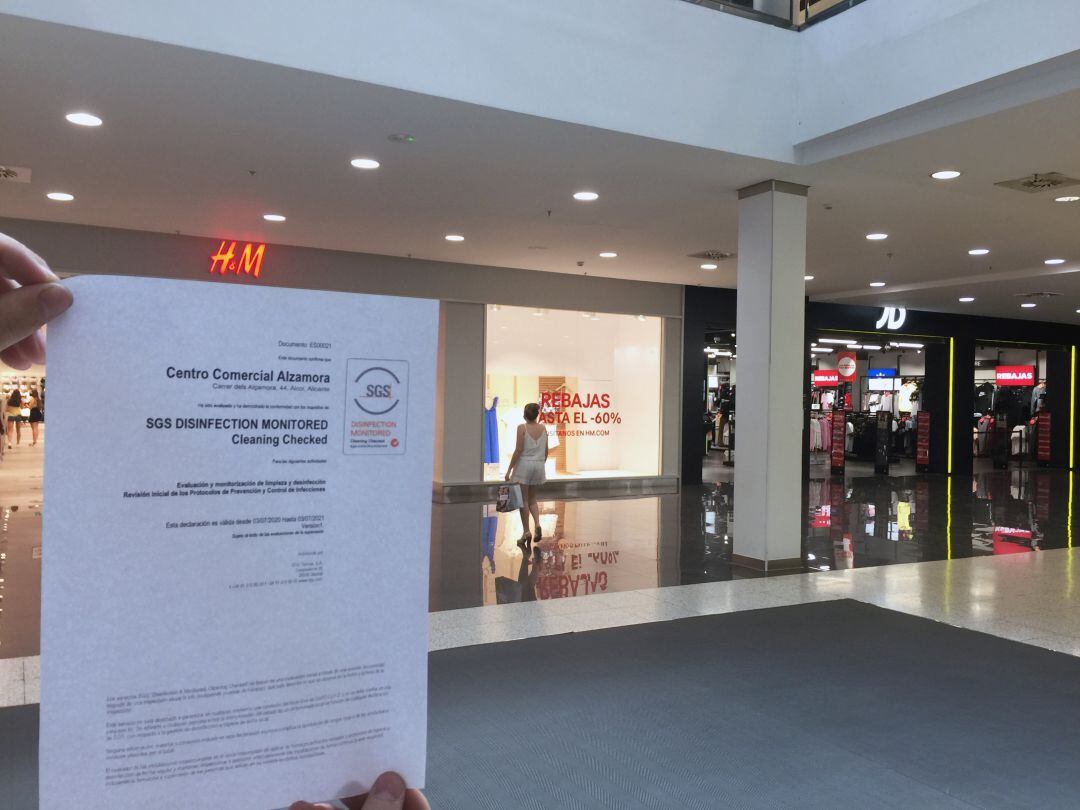Certificado de desinfección en el CC Alzamora