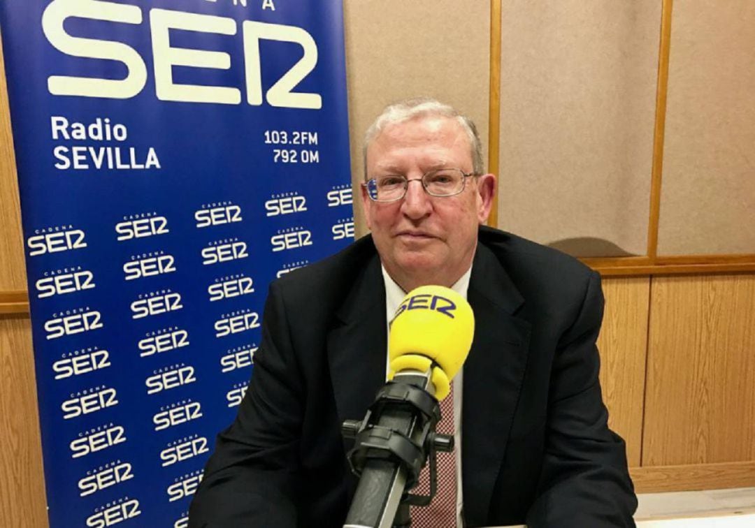 Imagen de archivo de Francisco Vélez en los estudios de Radio Sevilla