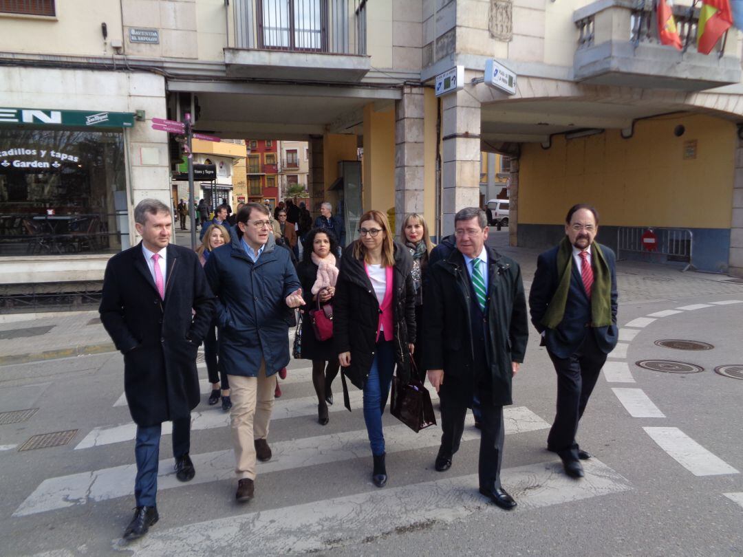 Imagen de archivo de la visita de Alfomso Fernández Mañueco a Aranda el 7 de febrero para presentar a Raquel González como candidata a la Alcaldía