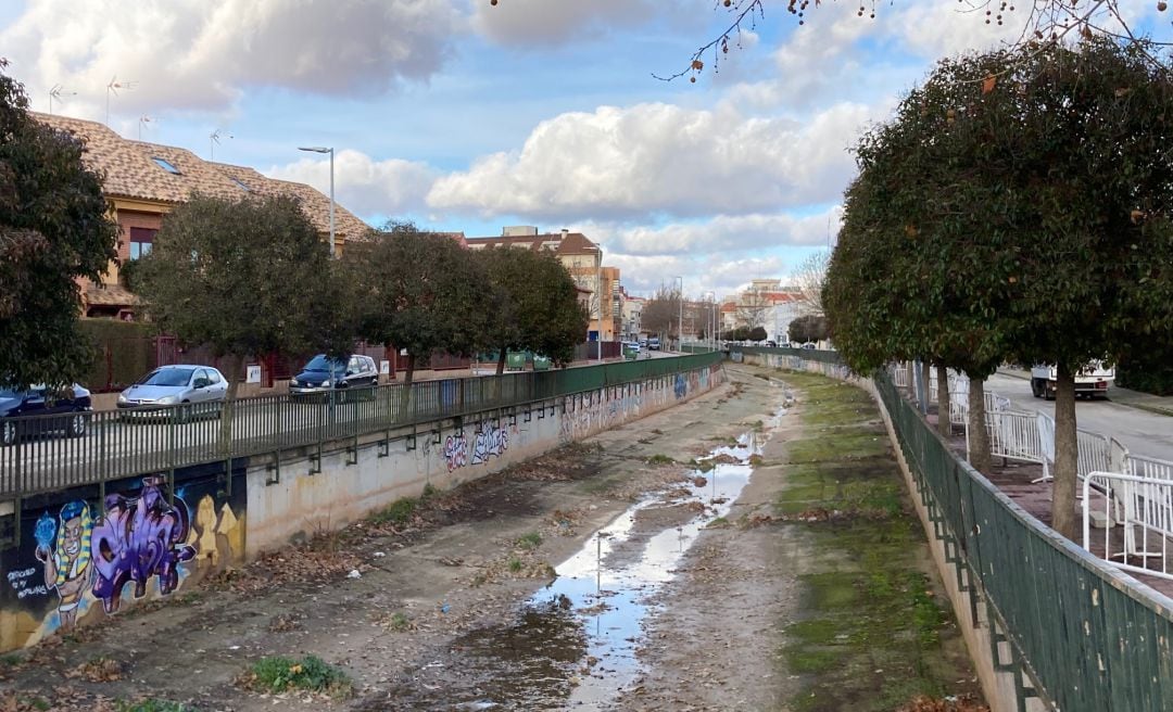 Imagen del estado actual del último tramo del Canal de Valdepeñas (Ciudad Real) 
