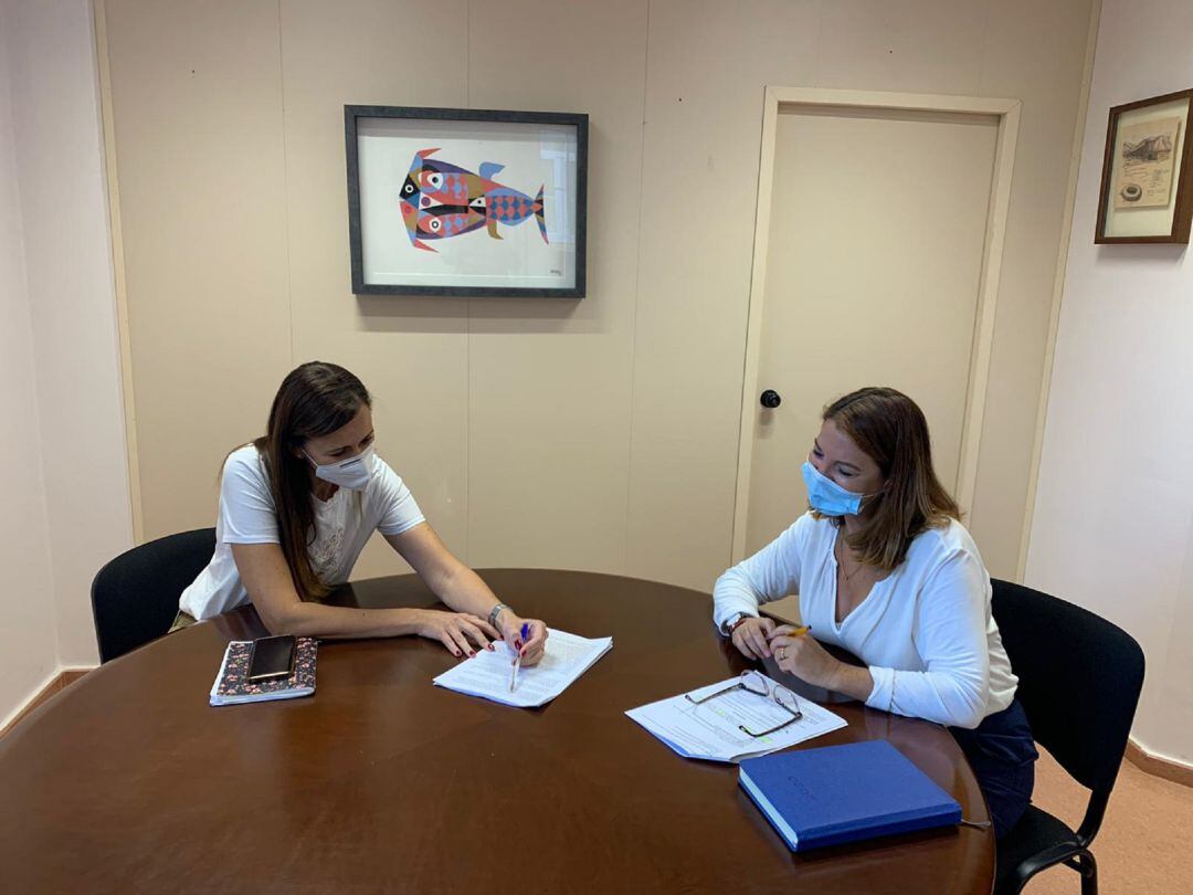 Nerea Santana e Isabel Martín, consejeras de Empley Bienestar Social del Cabildo de Lanzarote, respectivamente.