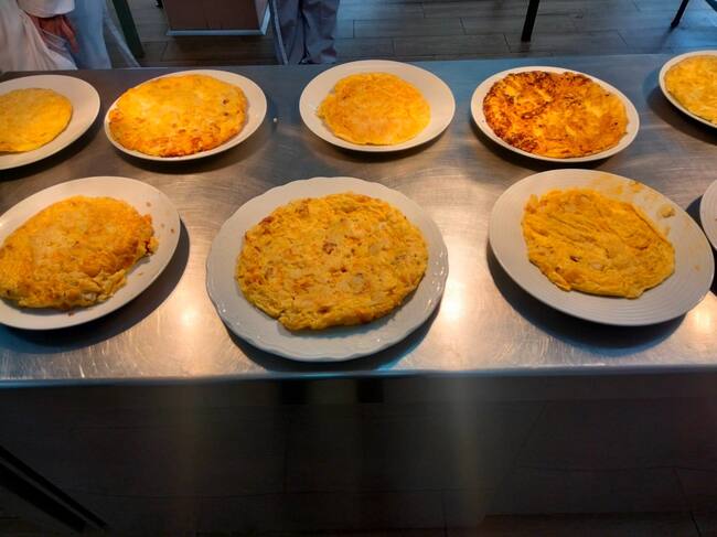 Tortillas de patatas hechas por el alumnado