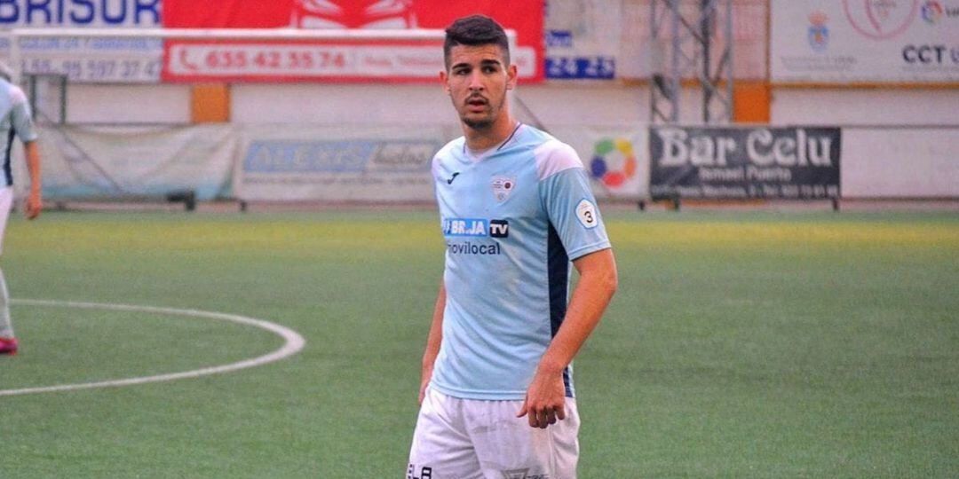 Cristian Orihuela durante un partido con La Lebrijana