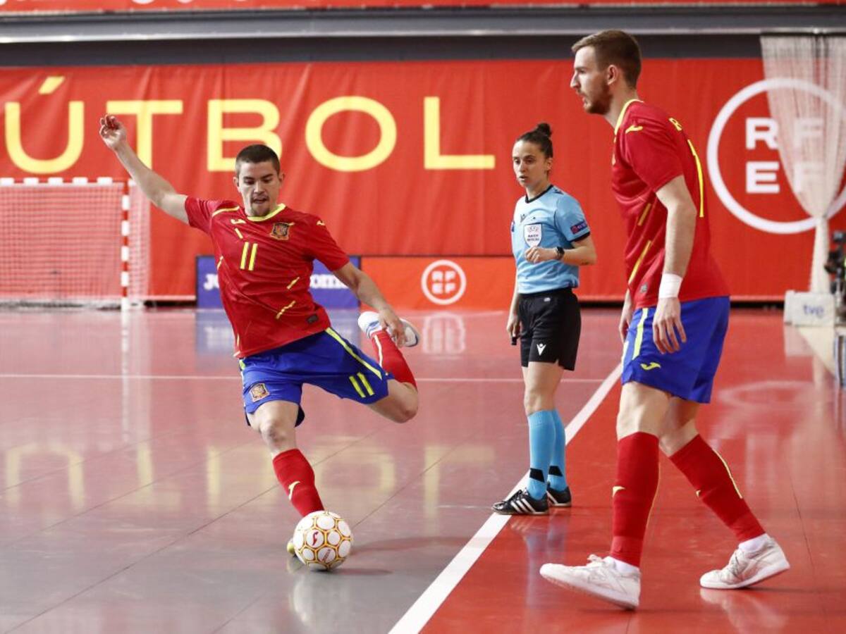 Exhibición de Mellado con España