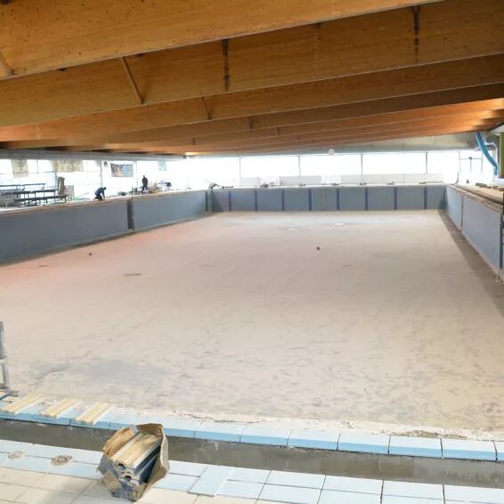 Instalaciones de la piscina cubierta del polideportivo de Santo Domingo