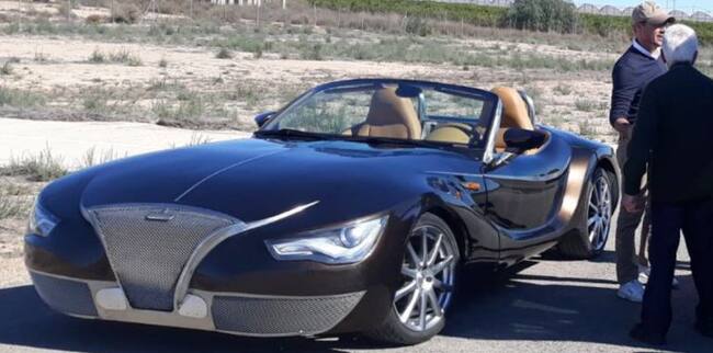 El coche eléctrico tiene línea deportiva