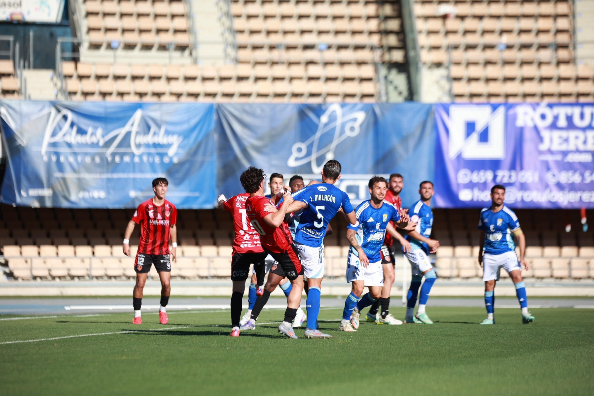 Imagen del partido del Xerez CD ante el Puente Genil