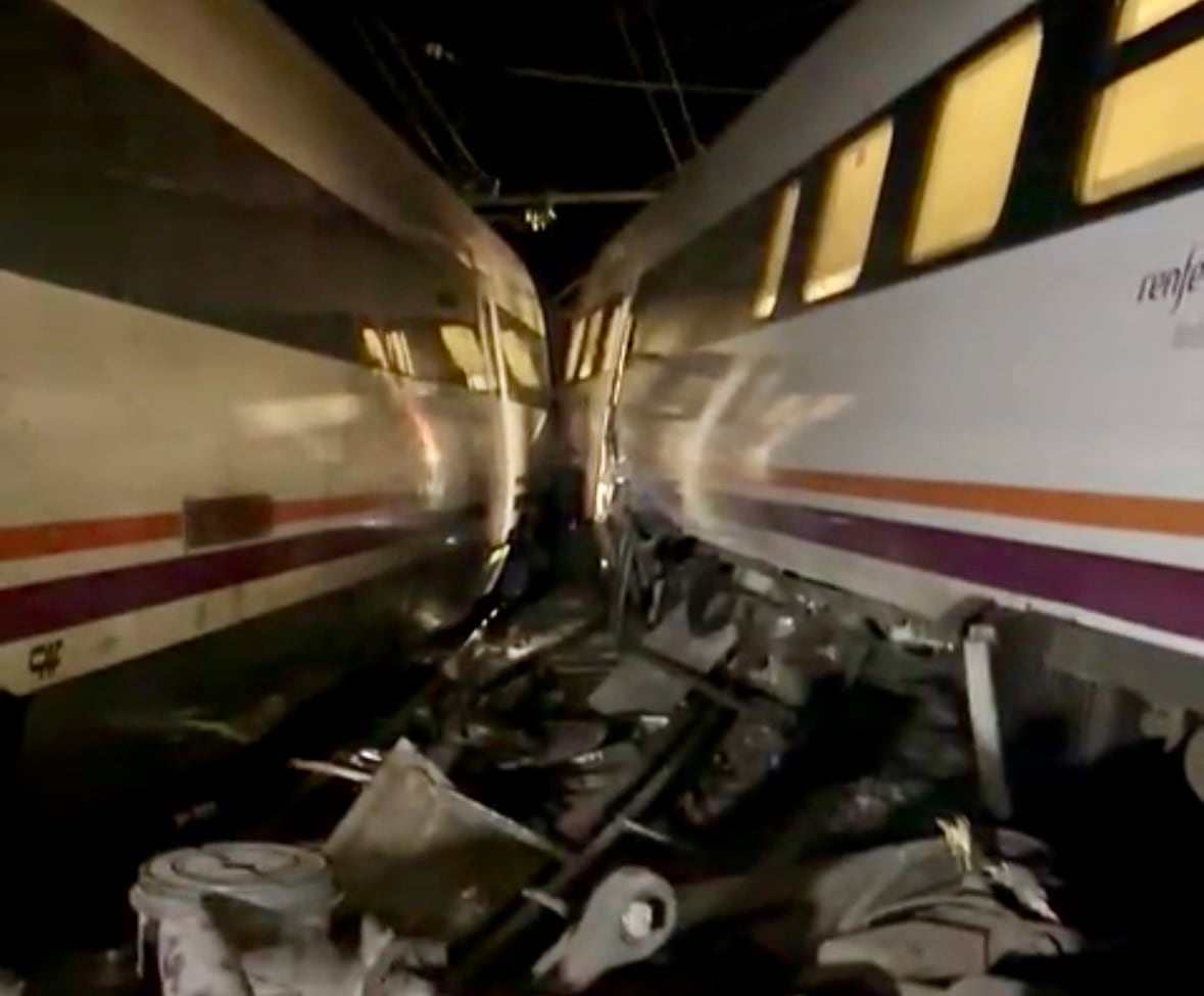 Punto en el que han chocado los dos trenes este sábado en El Chorro (Málaga)