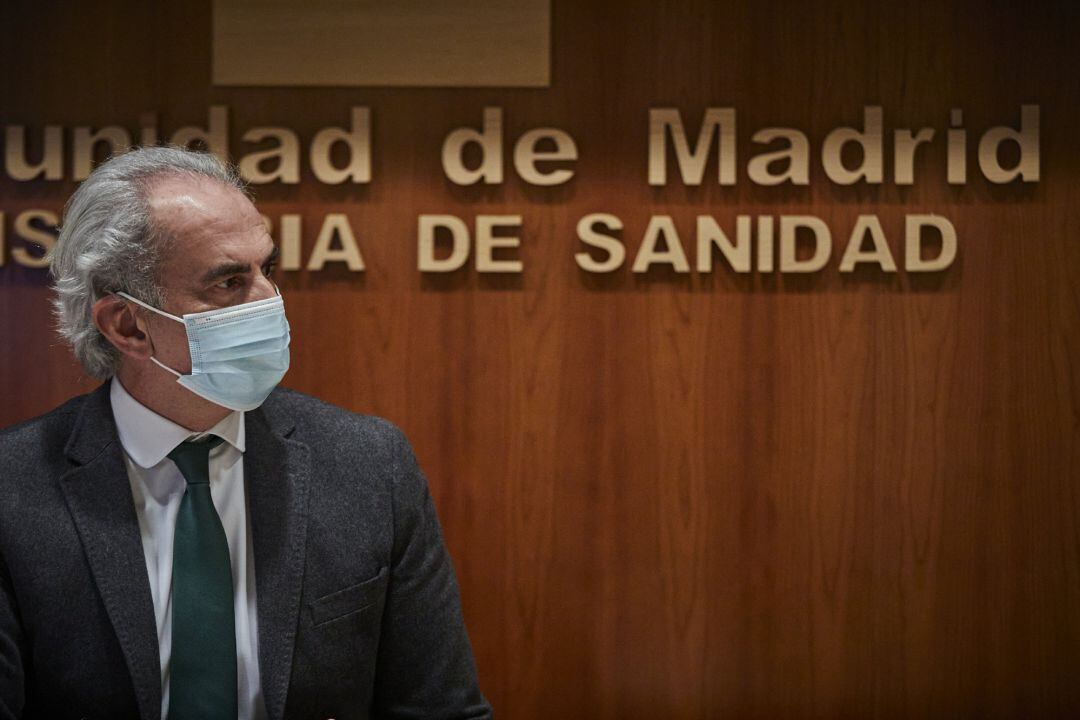 El consejero de Sanidad de la Comunidad de Madrid, Enrique Ruiz Escudero, durante una rueda de prensa para actualizar la información epidemiológica y asistencial por coronavius en la región.