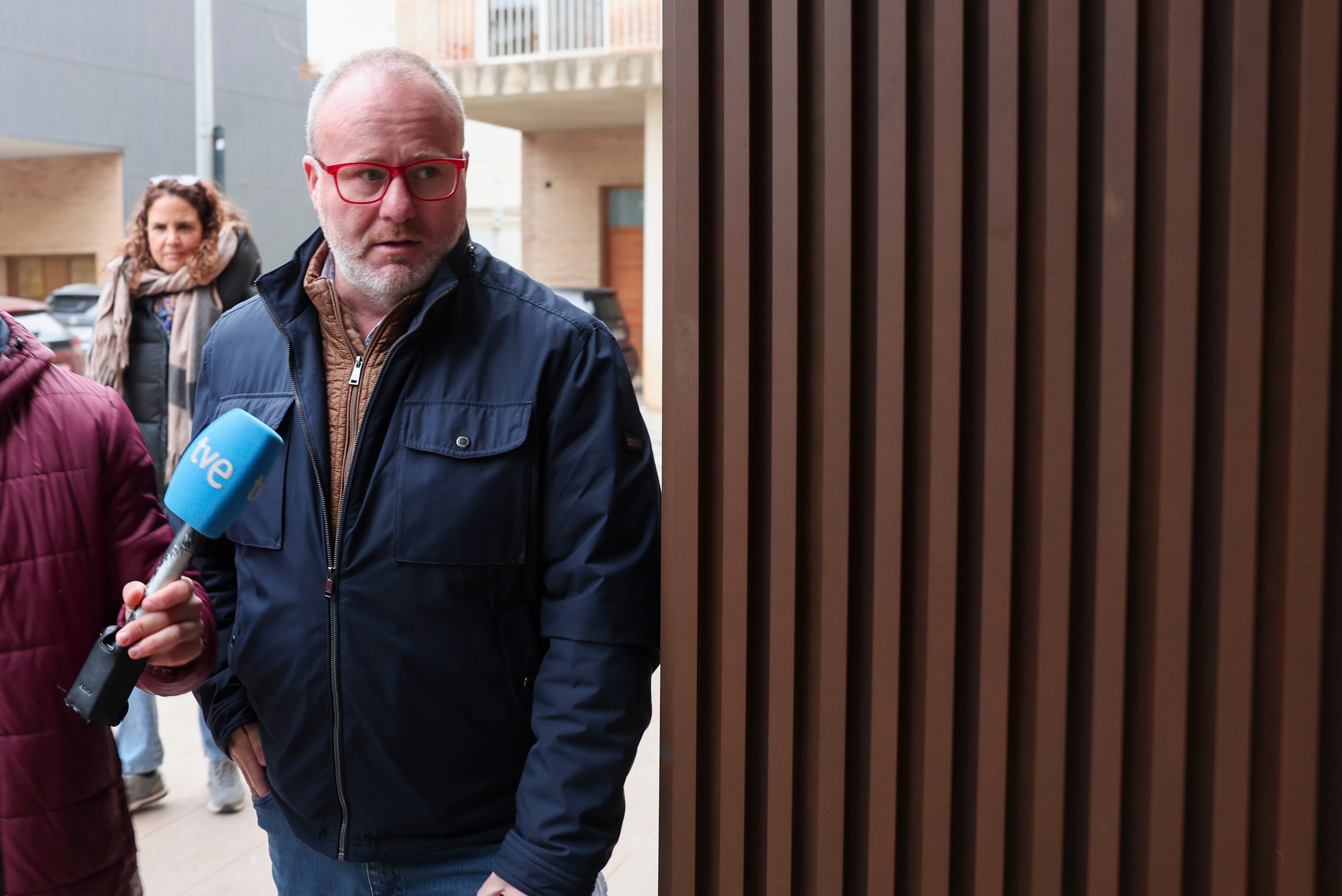 El diputado de Medio Ambiente de la Diputación de Valencia, Avelino Mascarell, responsable del Consorcio Provincial de Bomberos, a su entrada a los juzgados de Catarroja