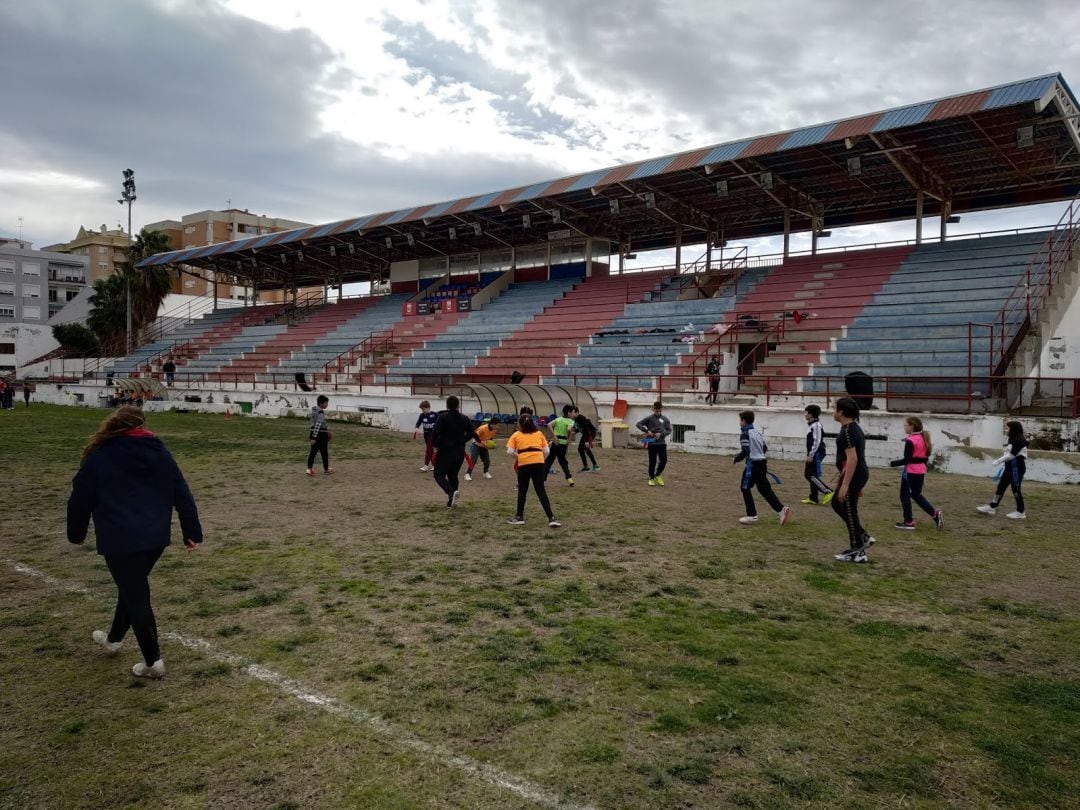 Los alumnos del C. P. Pintor Sorolla de Elda disfrutaron sobre el terreno de juego