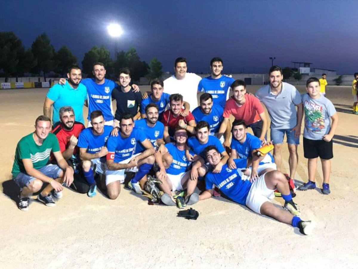 La Santa Cruz de la Alberca de Záncara se presenta a su afición