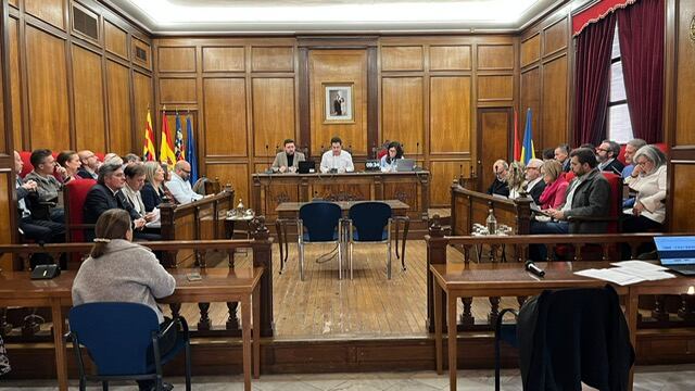 Inicio del pleno ordinario de noviembre con todos los concejales
