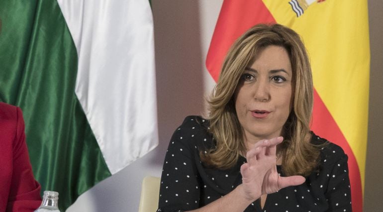 La presidenta andaluza, Susana Díaz (d), en el Palacio de San Telmo.