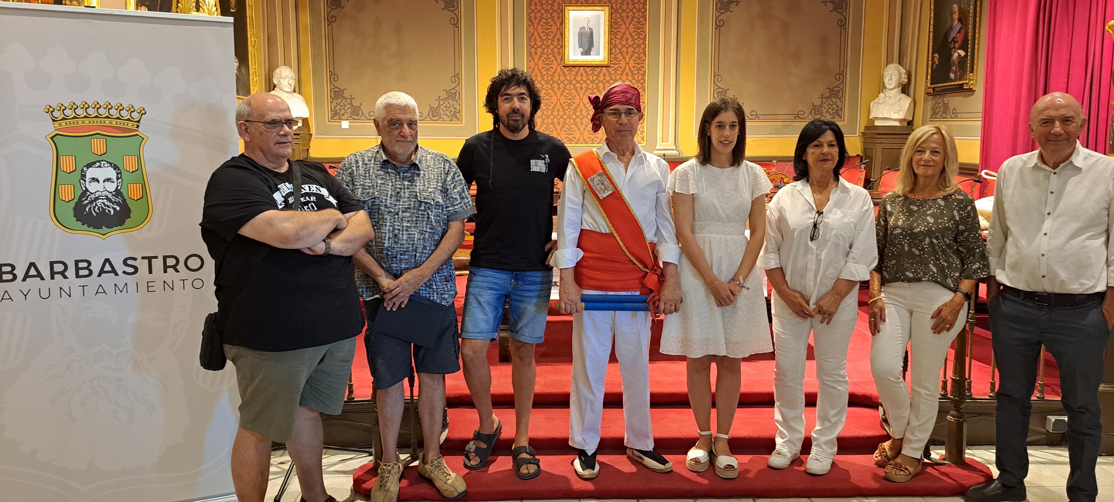 Barbastrenses que han participado en la recuperación del Dance de San Ramón. Foto. Ayuntamiento de Barbastro