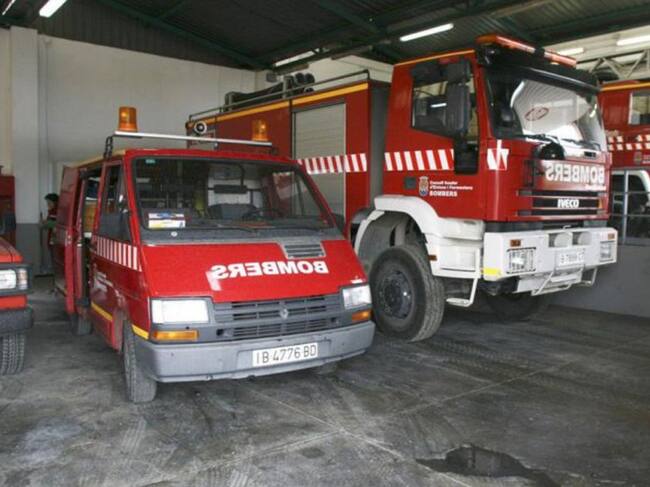 Imagen de archivo de los vehículos de los bomberos