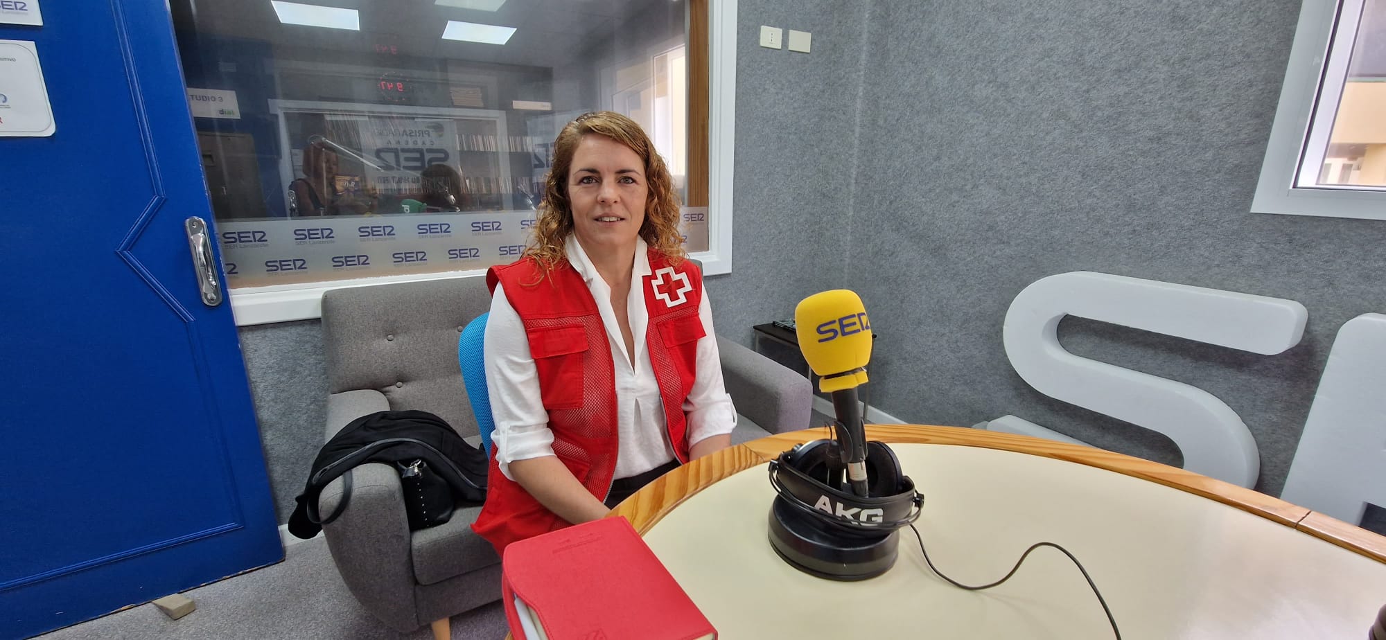 Raquel Galindo, presidenta de la Cruz Roja Española en Lanzarote en los estudios de SER Lanzarote.