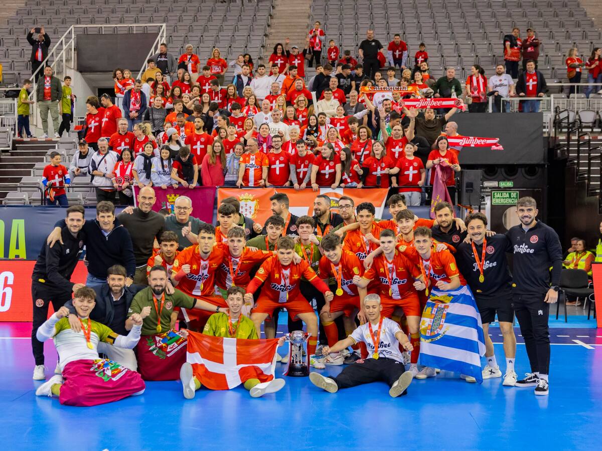 El juvenil de Jimbee toca la gloria y levanta la Copa de España