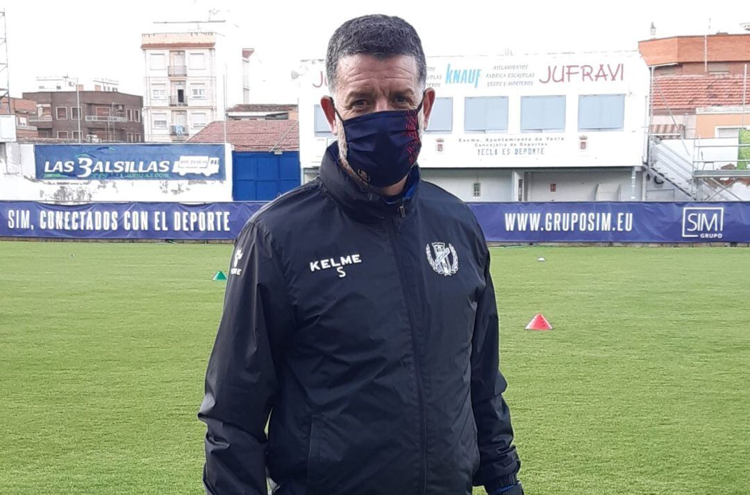 Sandroni, entrenador del Yeclano 