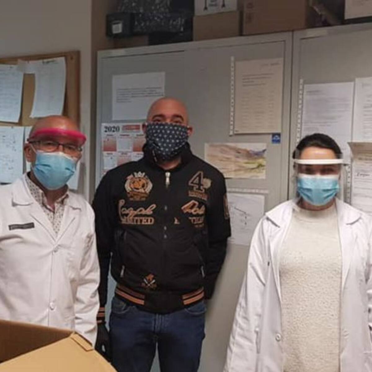 "Makers" de Novelda imprimen viseras protectoras para el Hospital de Elda