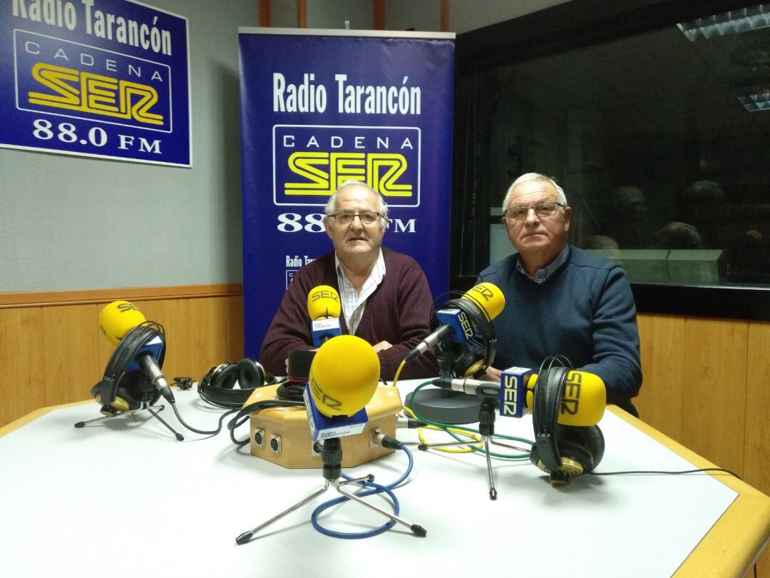 Luis Córdoba y Paco Moreno, los integrantes veteranos de la rondalla taranconera