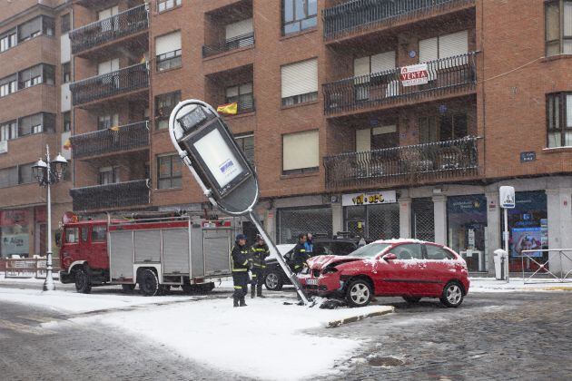 Accidente de tráfico registrado el domingo por la mañana en la calle Arévalo