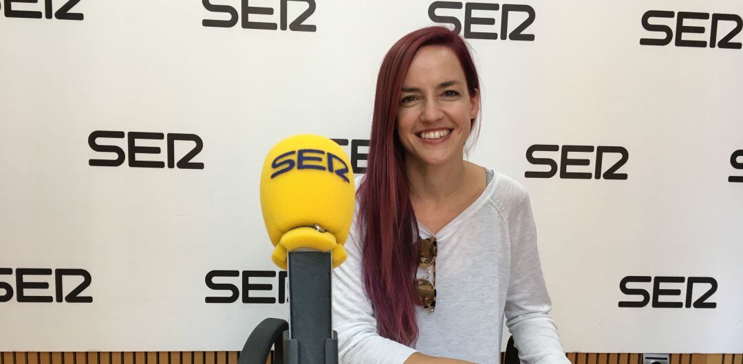 Anna Gil Wittke en los estudios de Radio Murcia