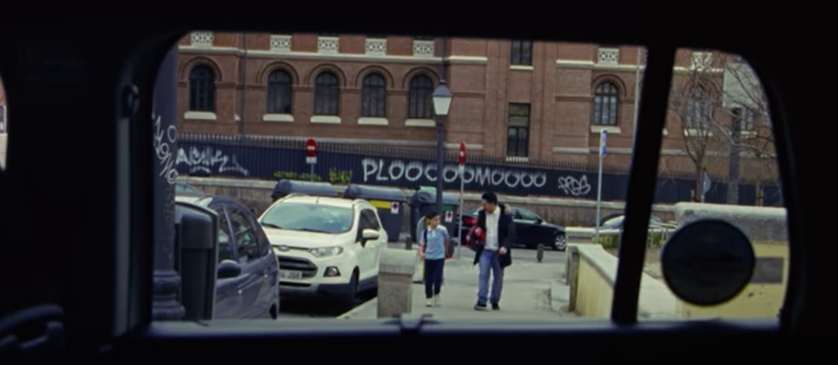 Fotograma del videoclip &#039;CAMBIA!&#039;, en el que un niño viste una camiseta del Celta, en uno de los habituales guiños de C. Tangana al club vigués