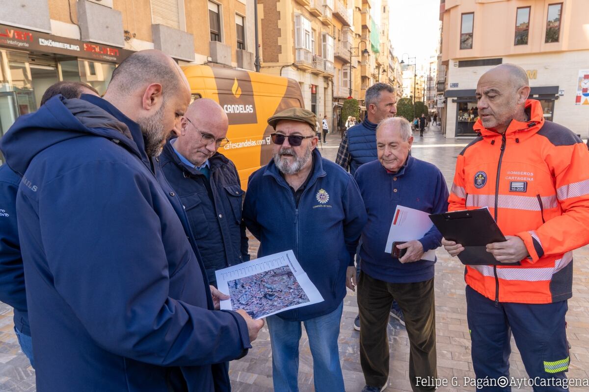 Recorrido de los técnicos de Infraestructuras por el recorrido de las procesiones