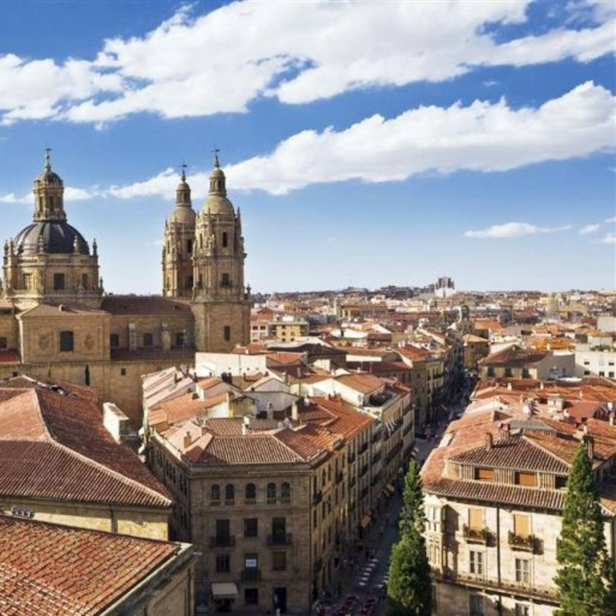 Salamanca de noche, desde un balcón único