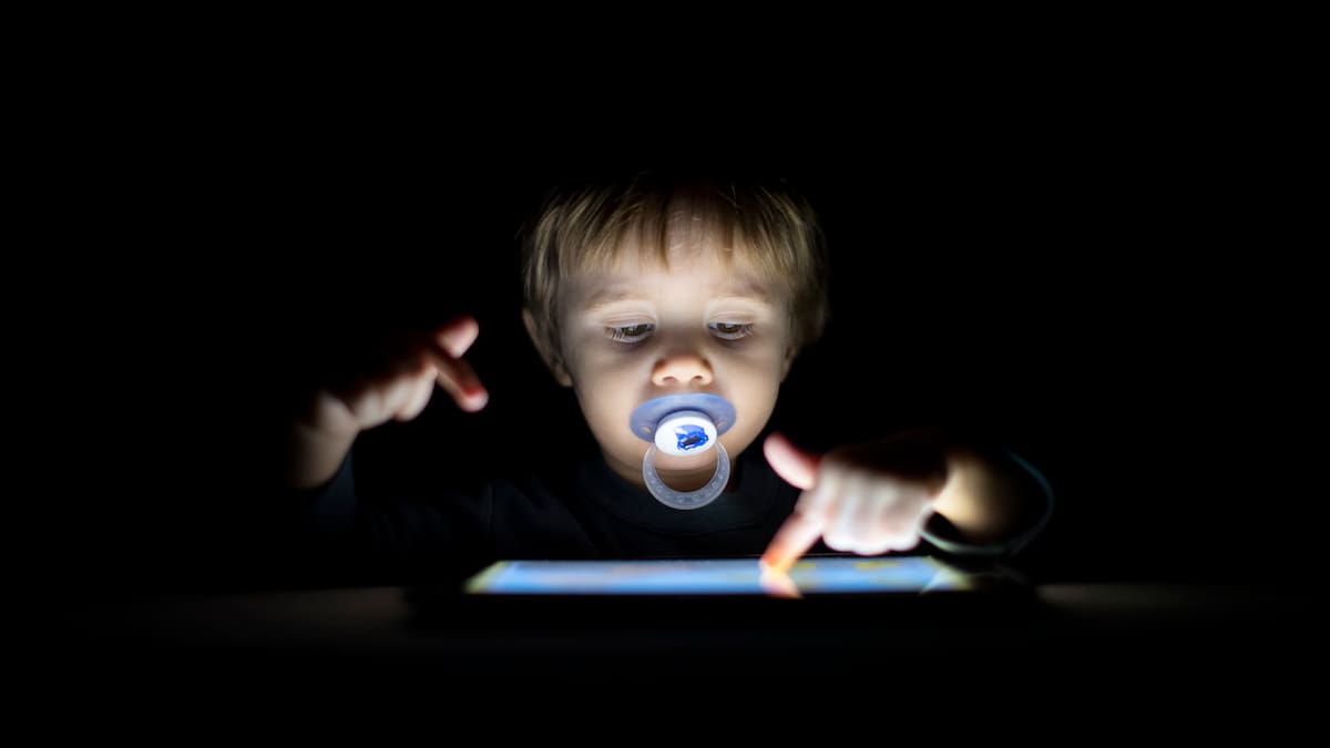 "Las pantallas son como el tabaco": una especialista denuncia que faltan campañas de visibilización de los daños en el cerebro de los niños