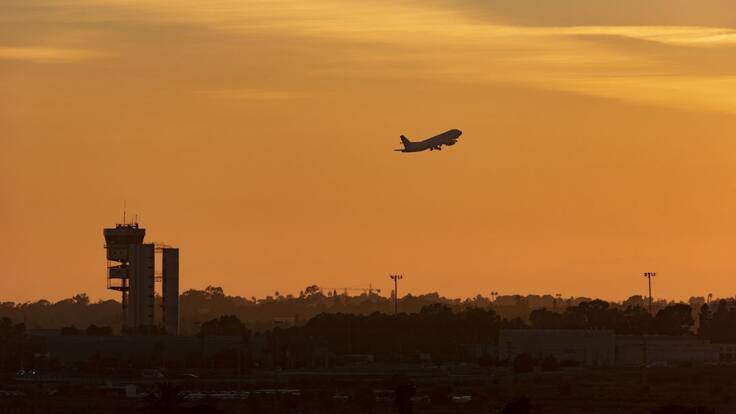La Columna de Carlos Arcaya: «Apostar por diversificar la economía de la Costa Blanca»