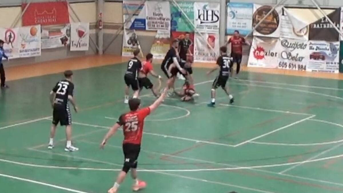 El Elda - C.E.E. paga su pésima primera mitad en Pozuelo de Calatrava (32-30)