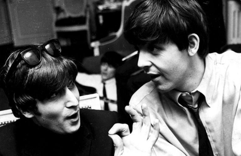 John Lennon y Paul McCartney.