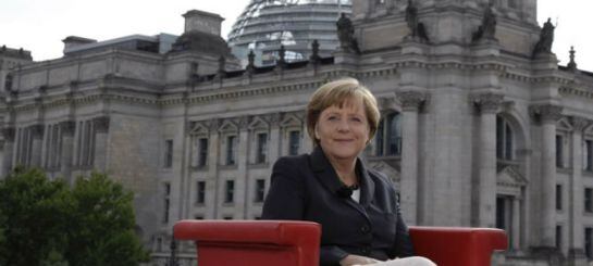 La canciller alemana, Angela Merkel, posa antes de una entrevista