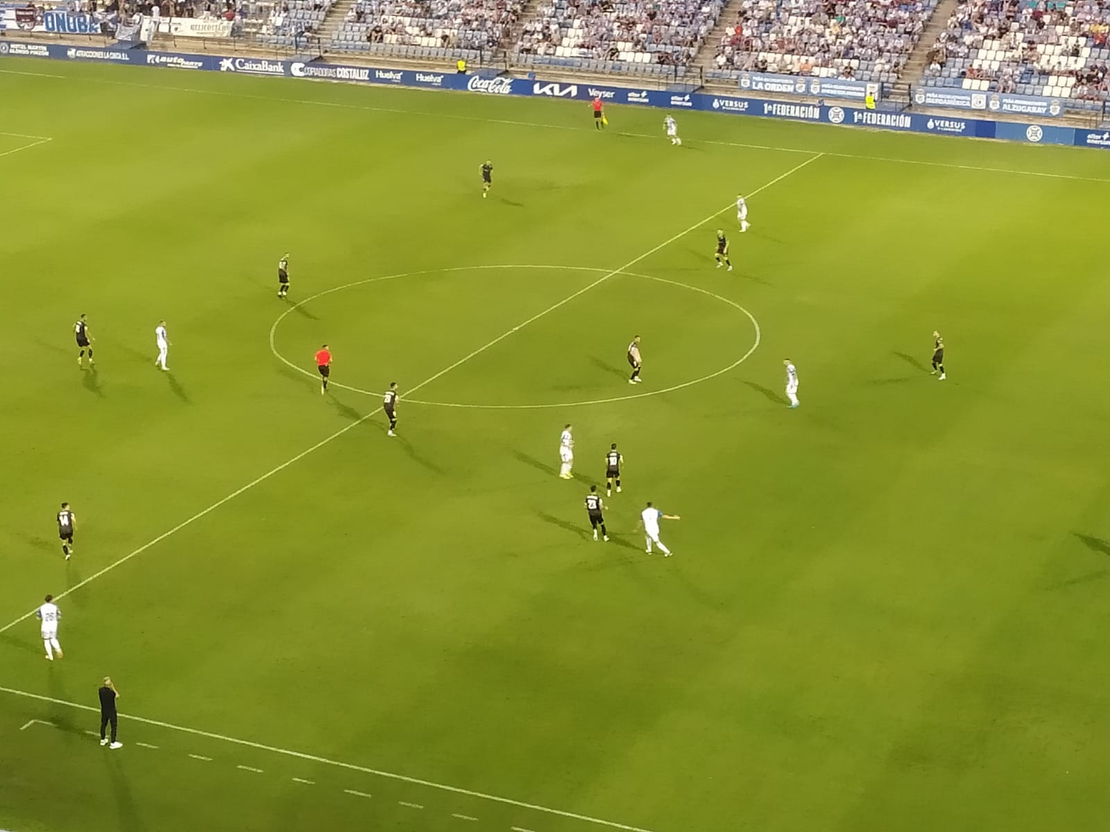 Instante del partido en el Nuevo Colombino entre el Recreativo y el CD Alcoyano