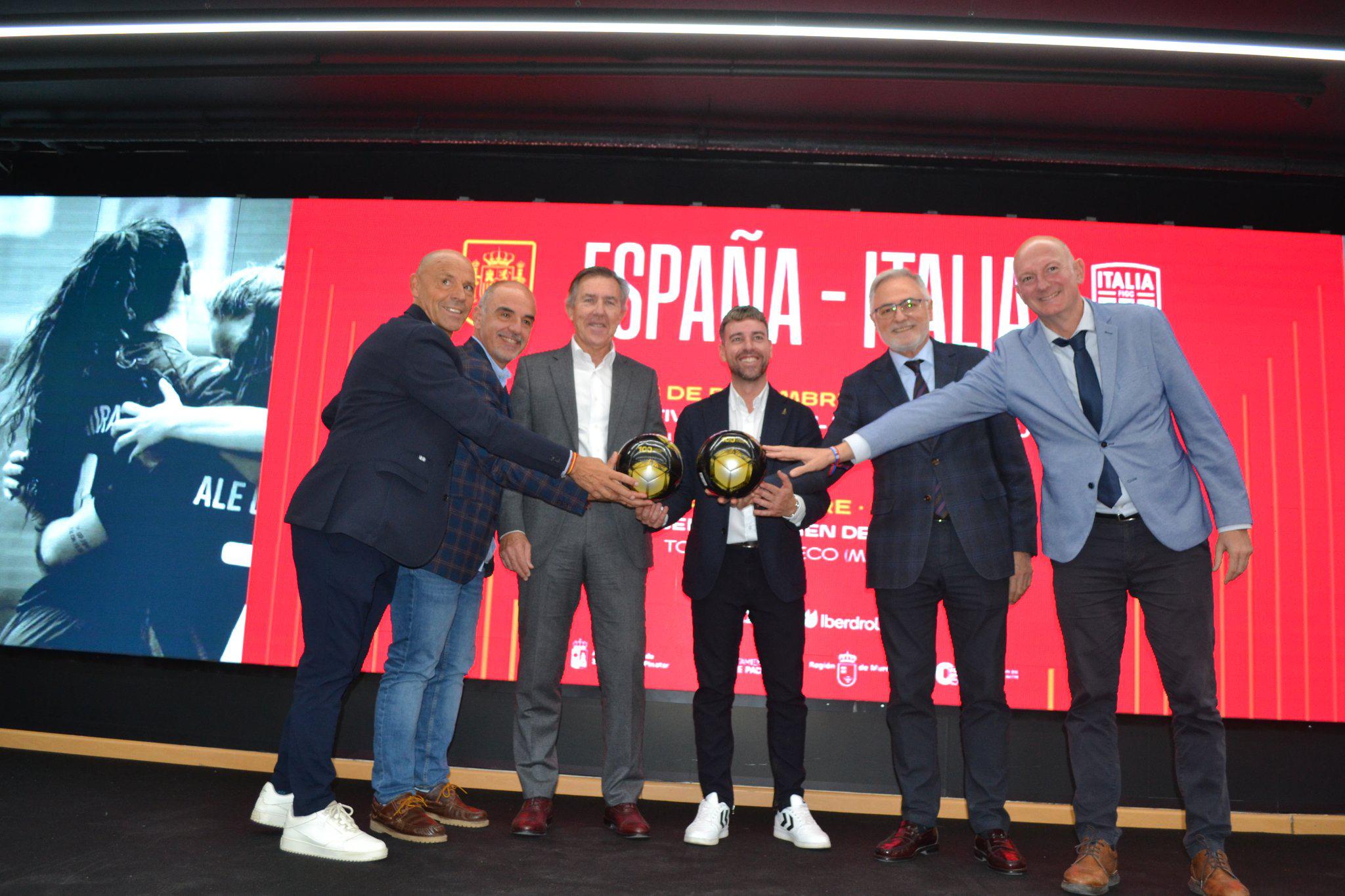 Presentación de los partidos de la selección española de fútbol sala femenino en la Región de Murcia. José Miguel Monje, Presidente de la FFRM, Fran Sánchez, Director General de Deportes, Pedro Ángel Roca Tornel, Alcalde de Torre Pacheco, Pedro Baró, Concejal de Deportes de Torre Pacheco, Pedro Vivancos Ferrer, Concejal de Deportes de San Pedro del Pinatar y Luciano Herrero, Vicepresidente de FFRM y Presidente del Comité de fútbol sala.