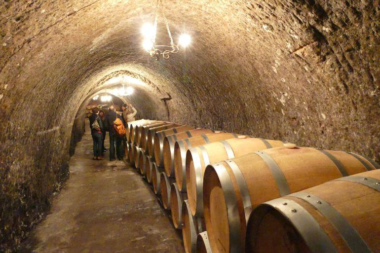 Una de las bodegas subterráneas que ofrece la Ribera del Duero.