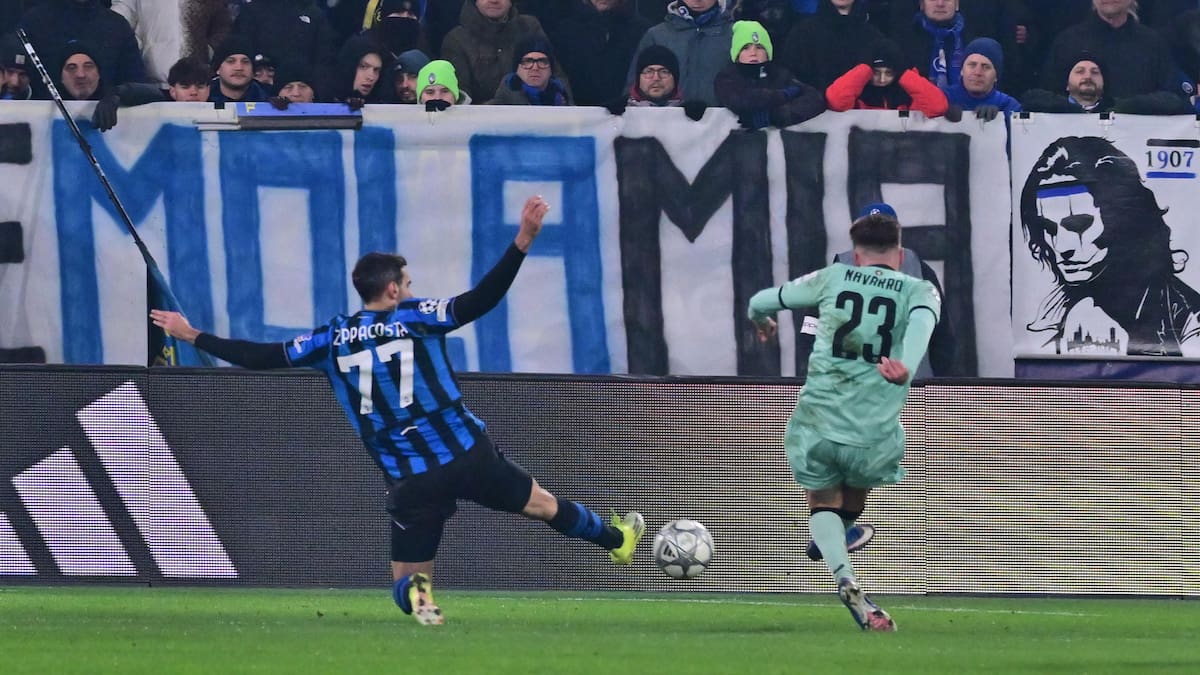 Robert Navarro brilla en Europa y entra en el equipo de la semana de la Champions