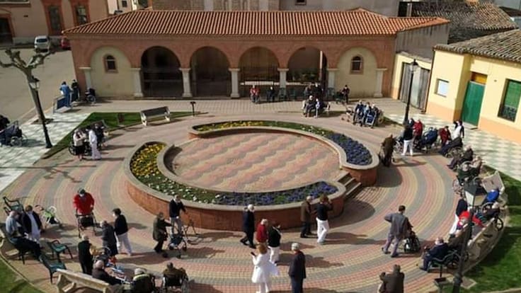 Los ancianos de la Residencia La Inmaculada de Villalpando vuelven a salir a la calle