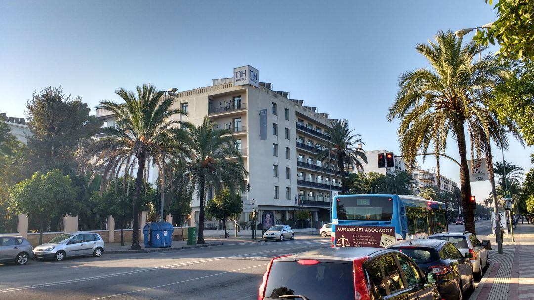Edificio del Hotel NH de la Avenida Álvaro Domecq