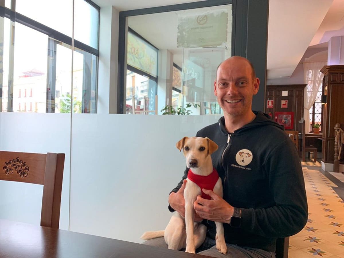 Pipper on Tour, el perro que viaja por diferentes ciudades de España para dar a conocer las experiencias dog friendly