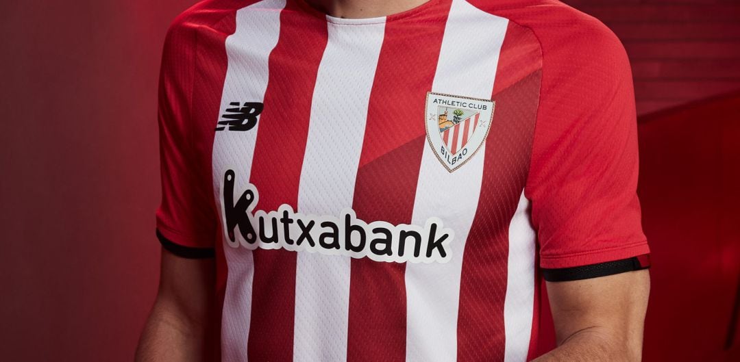 Primera equipación del Athletic para la temporada 2021-22