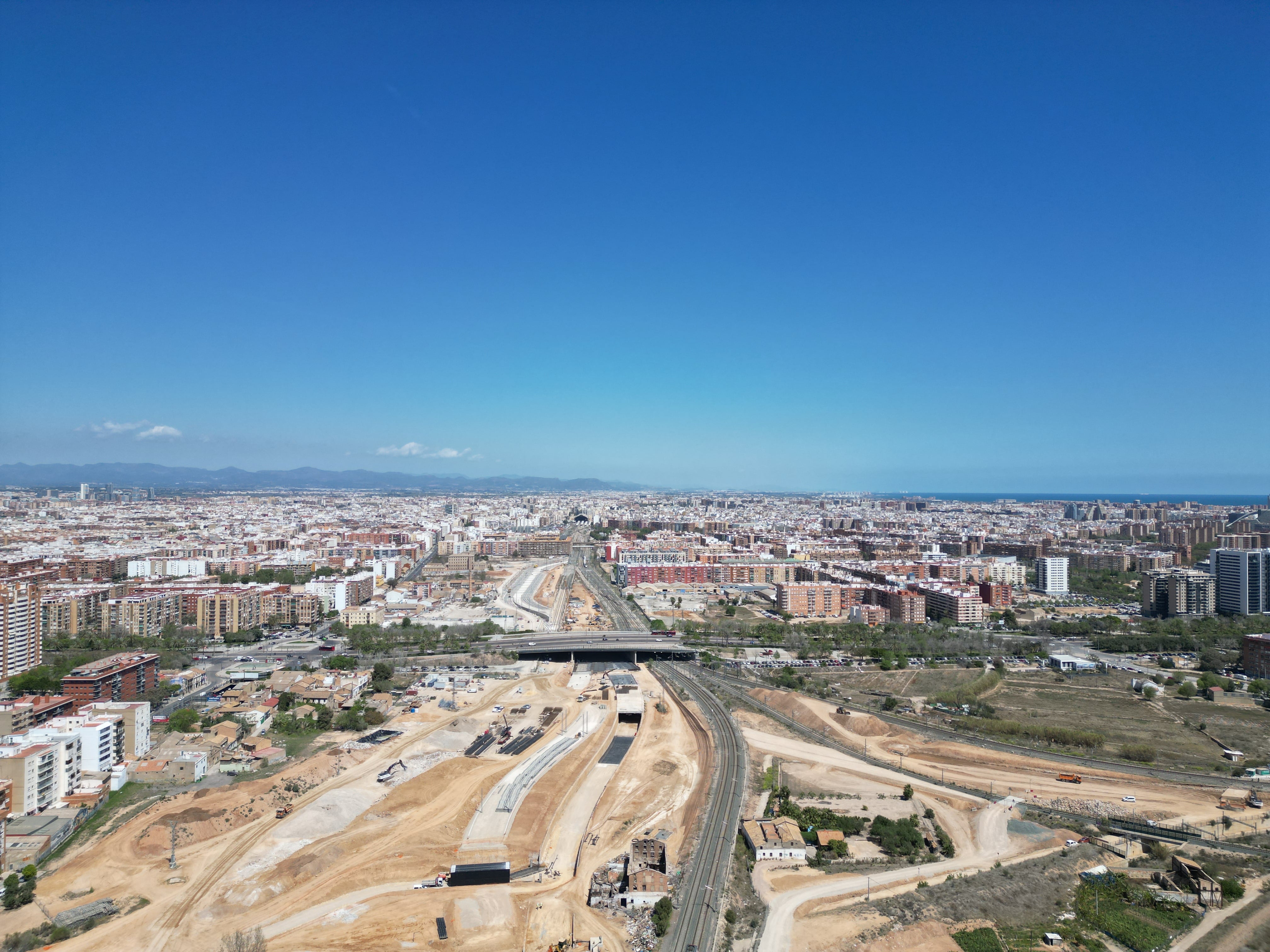 Vista de las obras del canal de acceso ferroviario a València