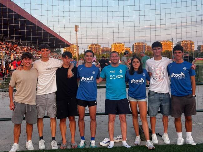 Atletas del CAVA Ontinyent-Stocklogistic durante el Campeonato de España sub18 celebrado en Castellón