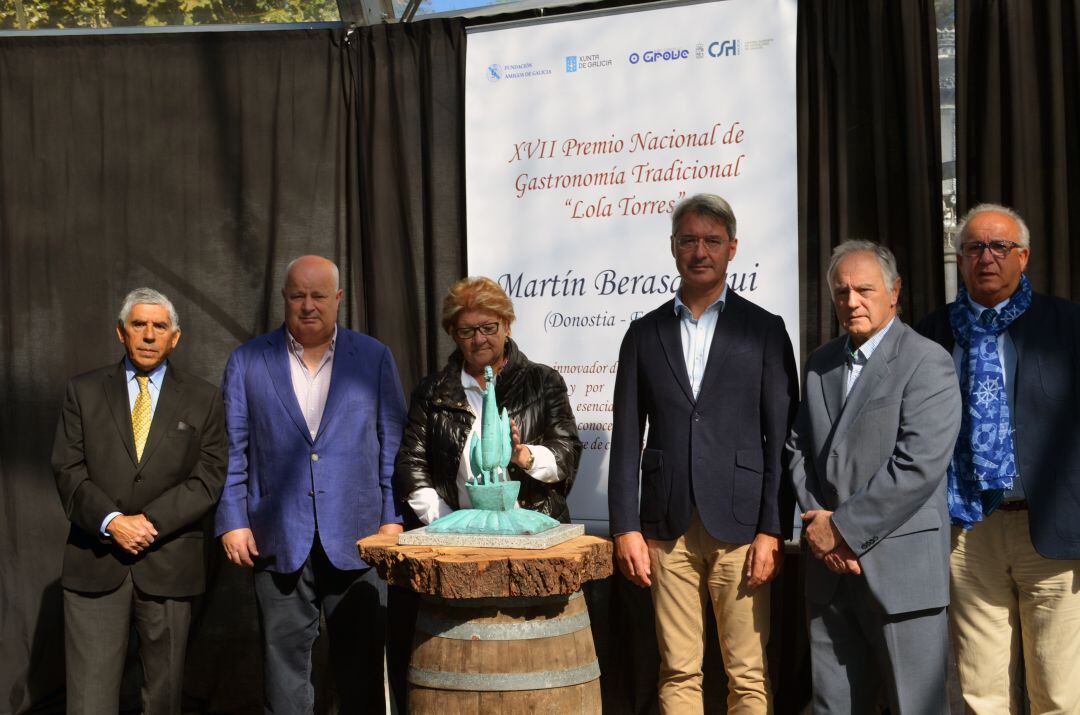 El jurado del Premio Nacional de Gastronomía Tradicional &quot;Lola Torres&quot; premia en esta edición a Martín Berasategui